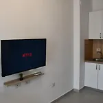 Cozy Near New Bazaar With Free Parking Apartment *