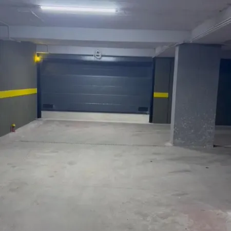 Cozy Near New Bazaar With Free Parking Apartment *