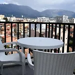 Cozy Near New Bazaar With Free Parking Appartement Tirana