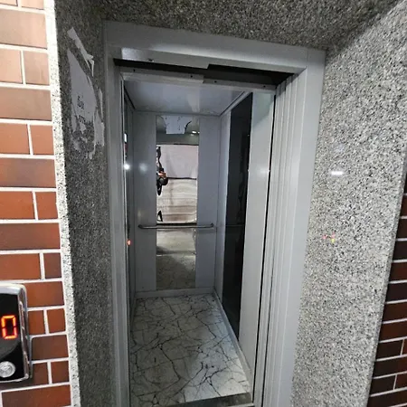 Cozy Near New Bazaar With Free Parking