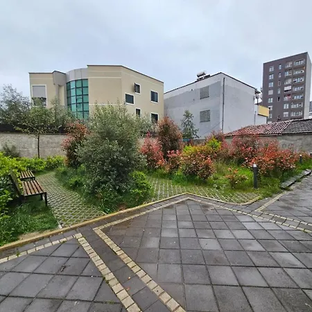 Cozy Near New Bazaar & Free Parking Daire