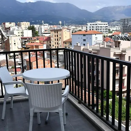 Cozy Near New Bazaar With Free Parking * Тирана