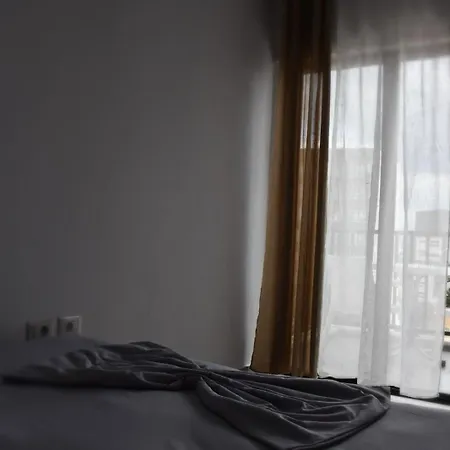 Apartment Cozy Near New Bazaar