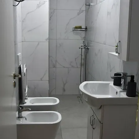 Cozy Near New Bazaar & Free Parking Apartmán