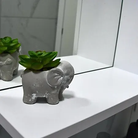 Cozy Near New Bazaar & Free Parking Apartmán Tirana