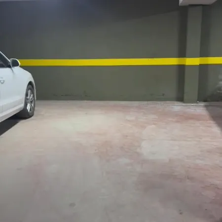 Cozy Near New Bazaar With Free Parking *