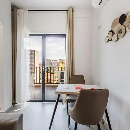 Cozy Near New Bazaar With Free Parking Διαμέρισμα *