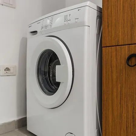Cozy Near New Bazaar With Free Parking Tirana