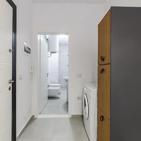 Cozy Near New Bazaar With Free Parking Τίρανα