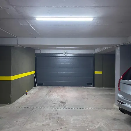 Cozy Near New Bazaar With Free Parking