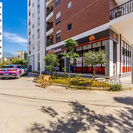 Cozy Near New Bazaar With Free Parking *