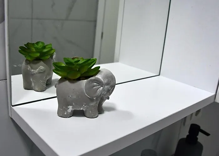 Cozy Near New Bazaar Apartamento Tirana